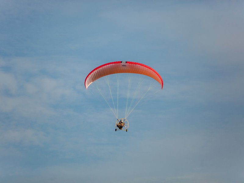 Motorový paragliding