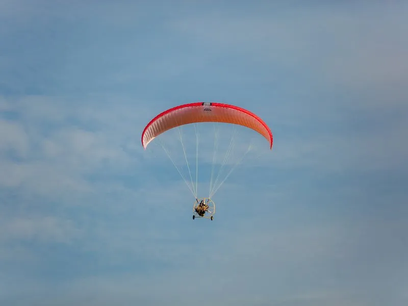 Motorový paragliding