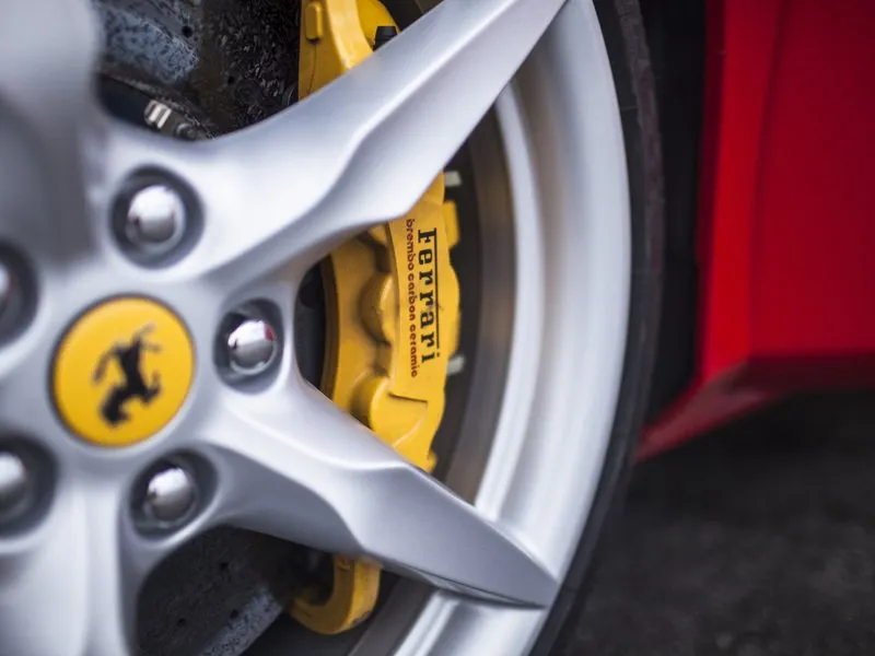 Jízda ve Ferrari 488 Spider na okruhu