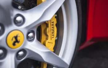 Jízda ve Ferrari 488 Spider na okruhu