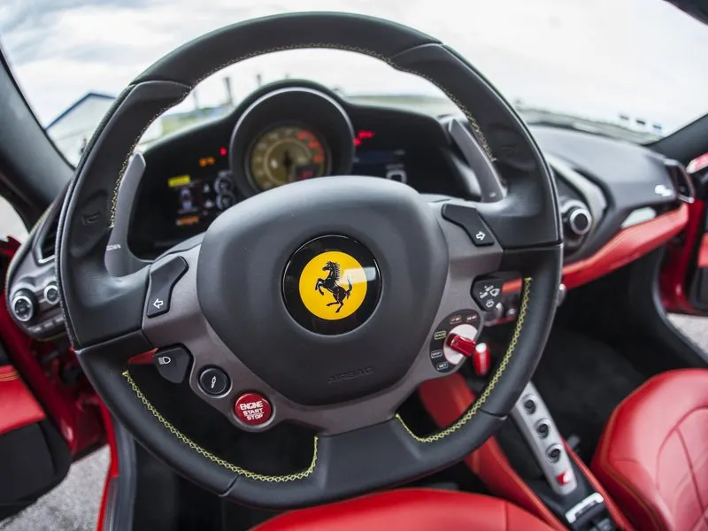 Jízda ve Ferrari 488 Spider na okruhu