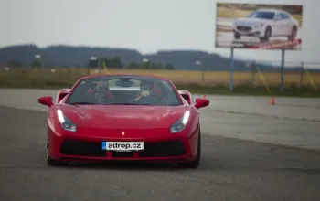 Jízda ve Ferrari 488 Spider na okruhu