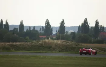 Jízda ve Ferrari 488 Spider na okruhu