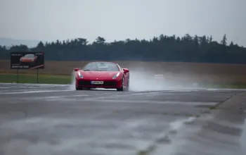 Jízda ve Ferrari 488 Spider na okruhu