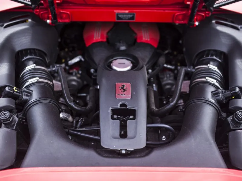 Jízda ve Ferrari 488 Spider na okruhu