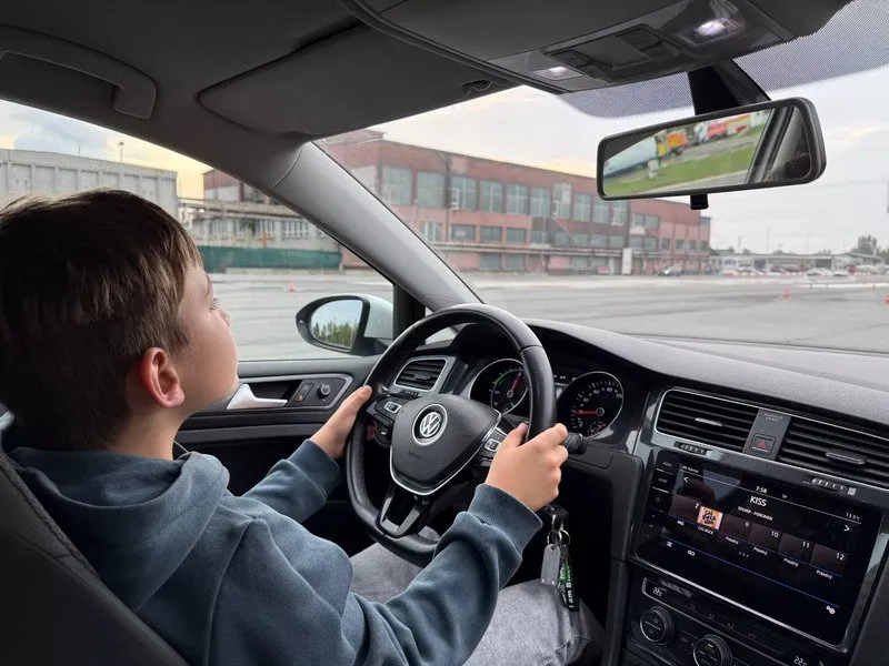 Autoškola pro děti od 5 let: Osobák + Tatra