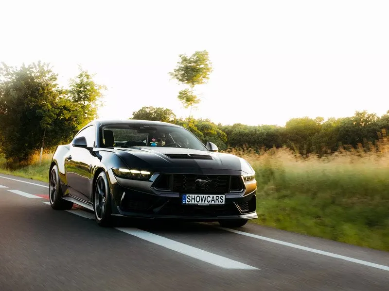 Jízda ve Ford Mustang Dark Horse 5.0 V8
