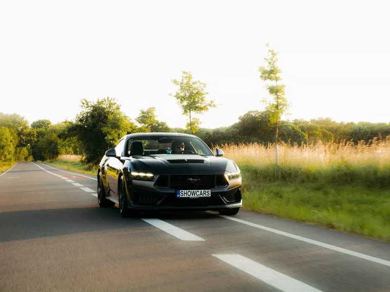 Jízda ve Ford Mustang Dark Horse 5.0 V8