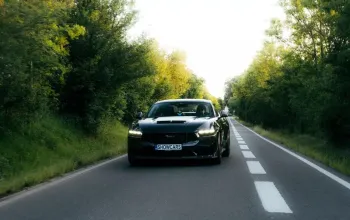 Jízda ve Ford Mustang Dark Horse 5.0 V8