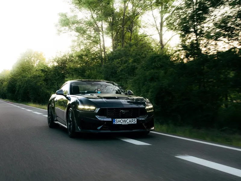 Jízda ve Ford Mustang Dark Horse 5.0 V8