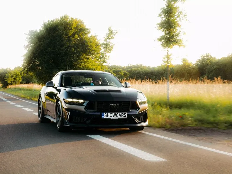 Jízda ve Ford Mustang Dark Horse 5.0 V8