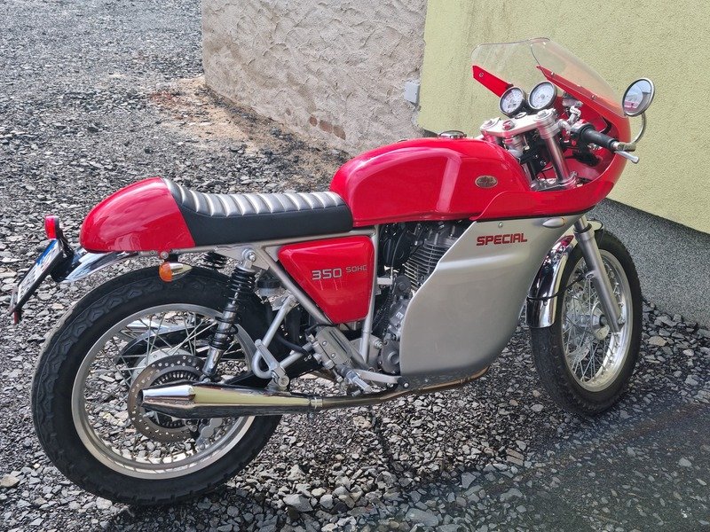 Pronájem motocyklu JAWA
