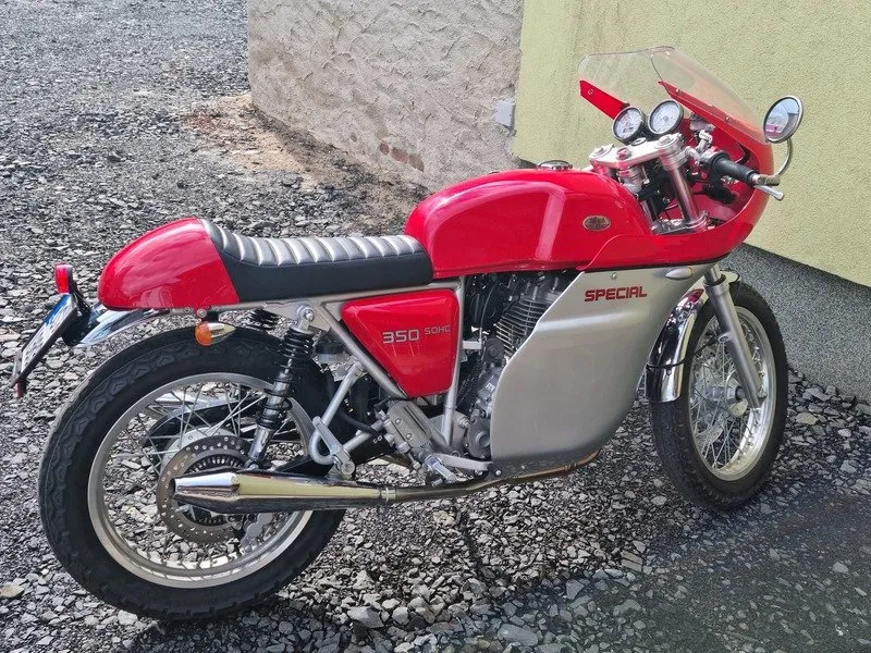 Pronájem motocyklu JAWA