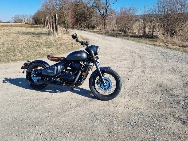 Pronájem motocyklu JAWA