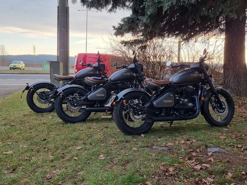 Pronájem motocyklu JAWA