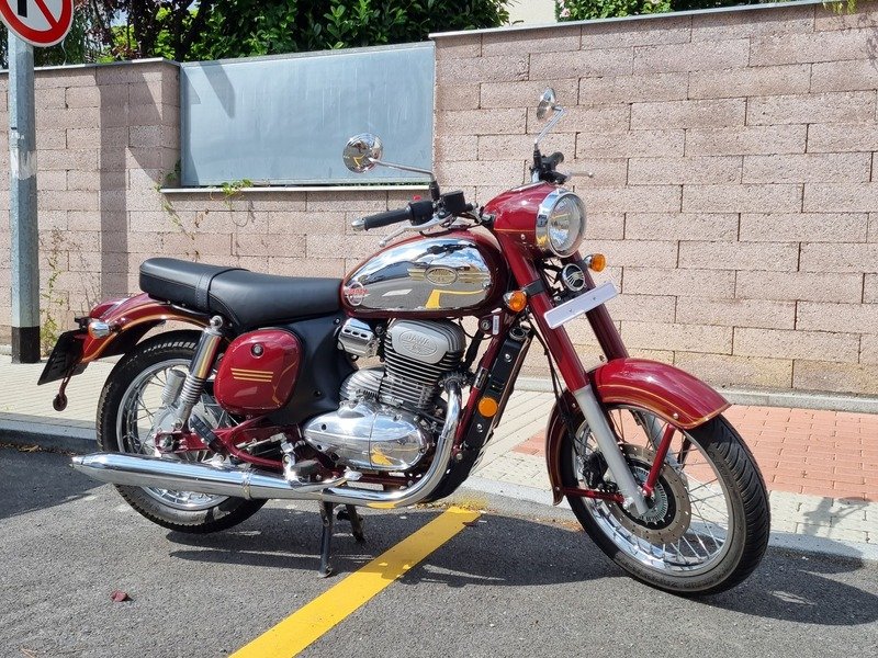 Pronájem motocyklu JAWA