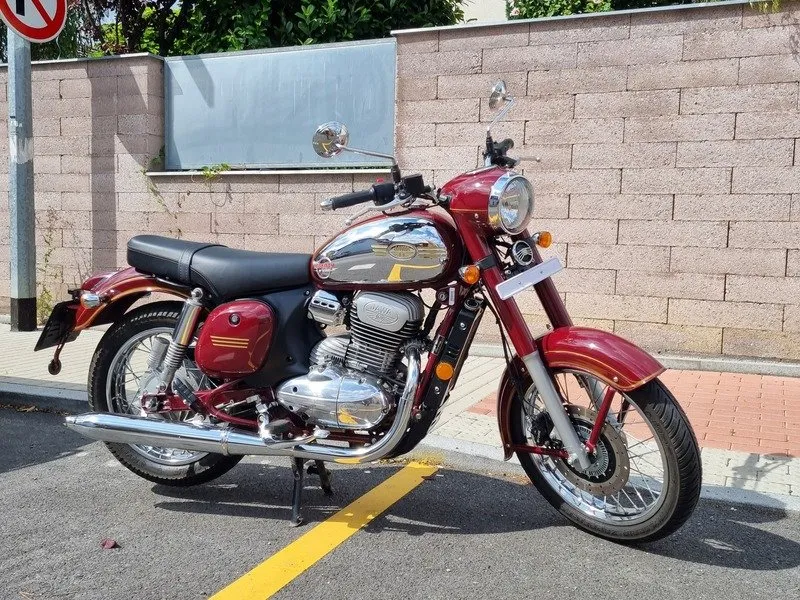 Pronájem motocyklu JAWA