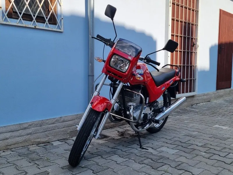 Pronájem motocyklu JAWA