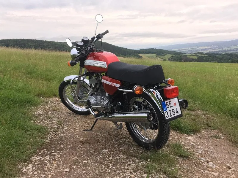 Pronájem motocyklu JAWA
