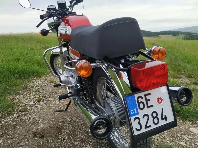 Pronájem motocyklu JAWA