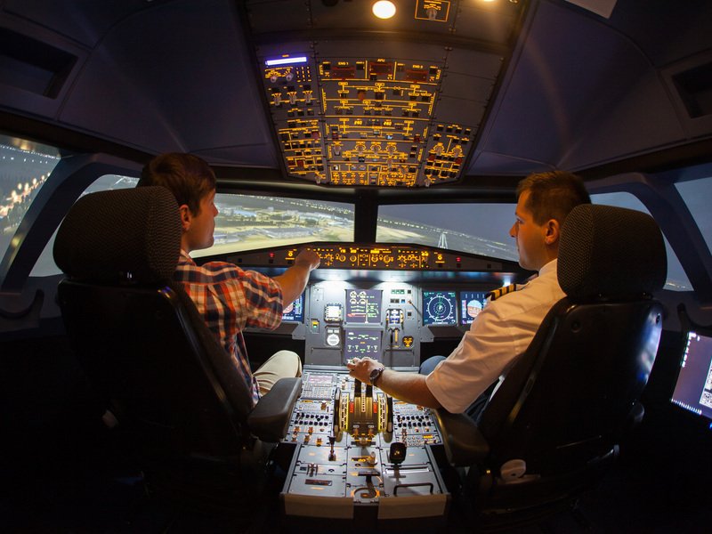 Autentický simulátor letu v Aibusu A320: Praha