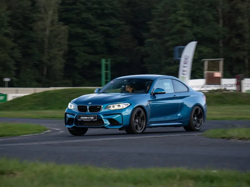 Jízda na okruhu v BMW