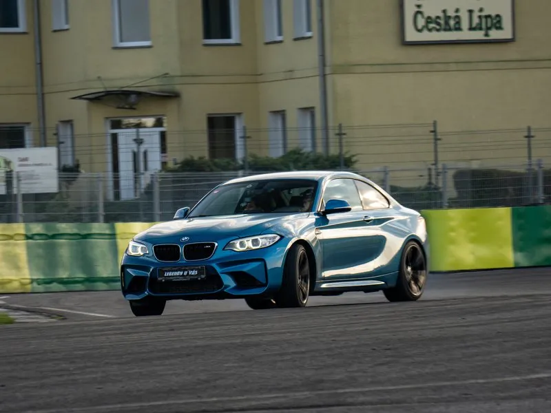 Jízda na okruhu v BMW
