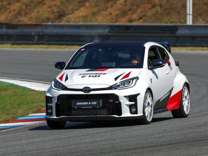 Jízda na okruhu v Toyota GR Yaris