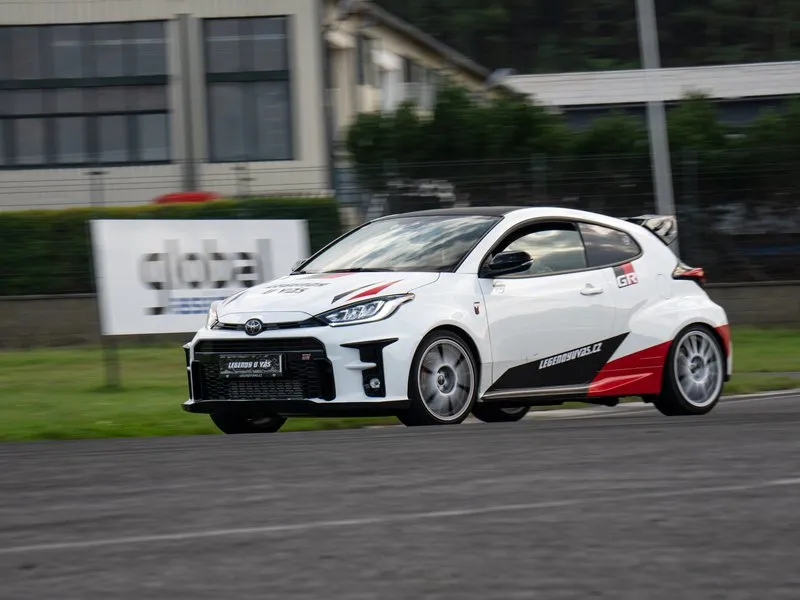Jízda na okruhu v Toyota GR Yaris