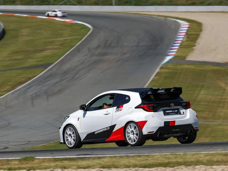 Jízda na okruhu v Toyota GR Yaris
