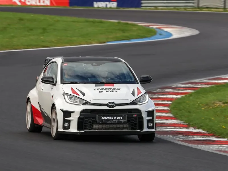 Jízda na okruhu v Toyota GR Yaris