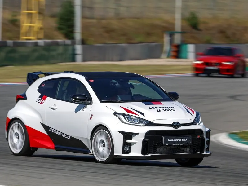 Jízda na okruhu v Toyota GR Yaris