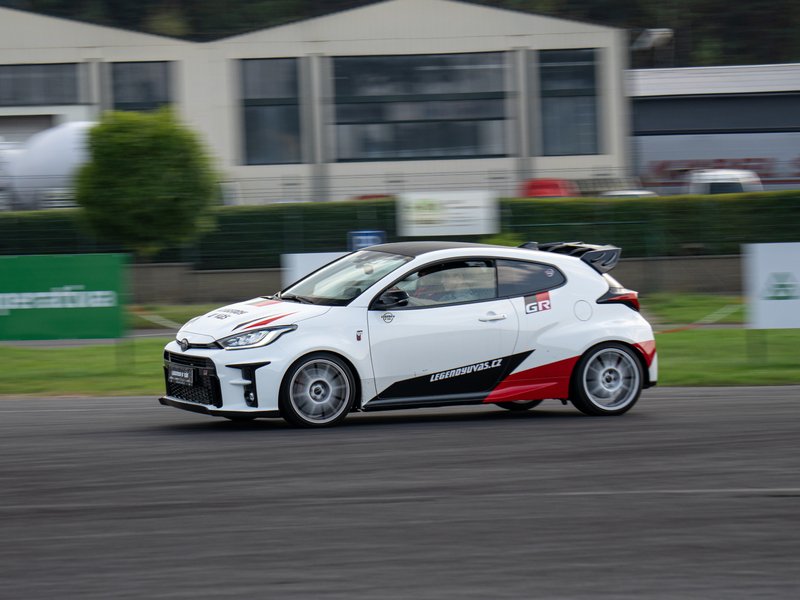Jízda na okruhu v Toyota GR Yaris