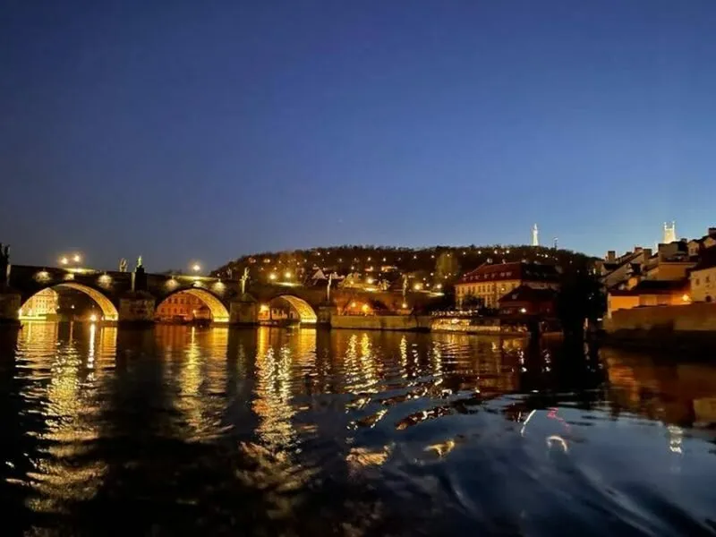 Soukromá plavba luxusní lodí po Vltavě: Praha