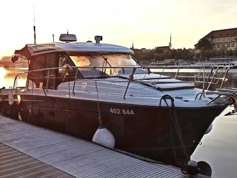 Soukromá plavba luxusní lodí po Vltavě: Praha
