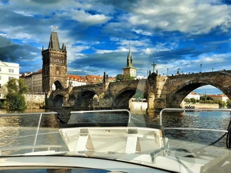 Soukromá plavba luxusní lodí po Vltavě: Praha