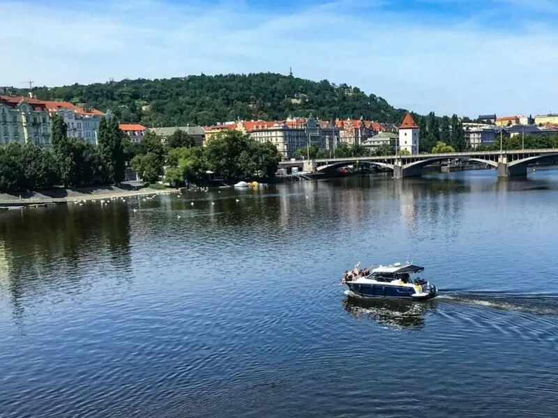 Soukromá plavba luxusní lodí po Vltavě: Praha