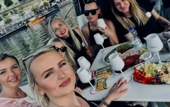 Soukromá plavba luxusní lodí po Vltavě: Praha