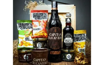 Dárková bedna s páčidlem pro muže s rumem Capitan Bucanero Elixir Dominicano 7y Celá ČR