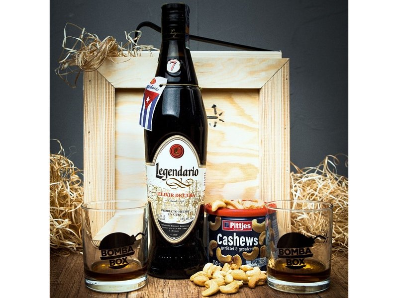 Dárková bedna s páčidlem pro muže s rumem Legendario Elixir De Cuba 7y Celá ČR