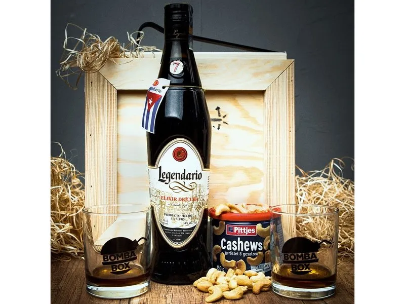 Dárková bedna s páčidlem pro muže s rumem Legendario Elixir De Cuba 7y Celá ČR