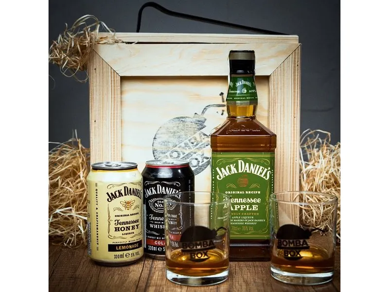 Dárková bedna s páčidlem pro muže s whiskey Jack Daniel’s Apple Celá ČR