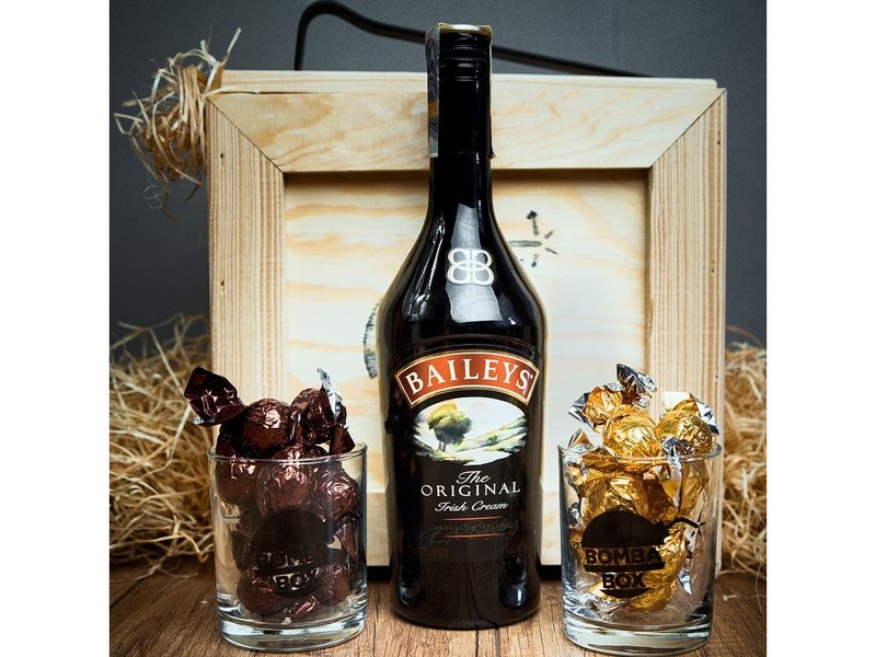 Dárková bedna s páčidlem pro muže s Baileys Irish Cream Celá ČR