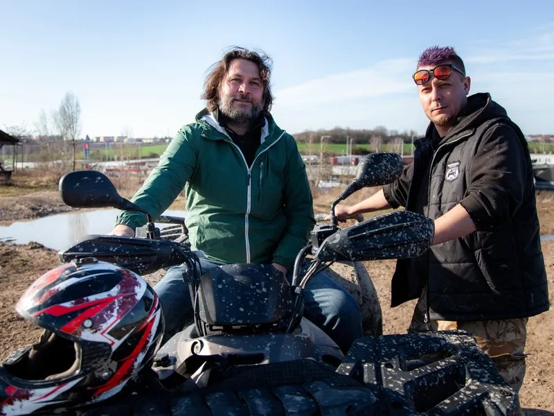 Jízda na čtyřkolce ATV na specializované trati (i pro děti)