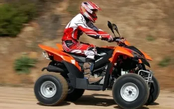 Jízda na čtyřkolce ATV na specializované trati (i pro děti)