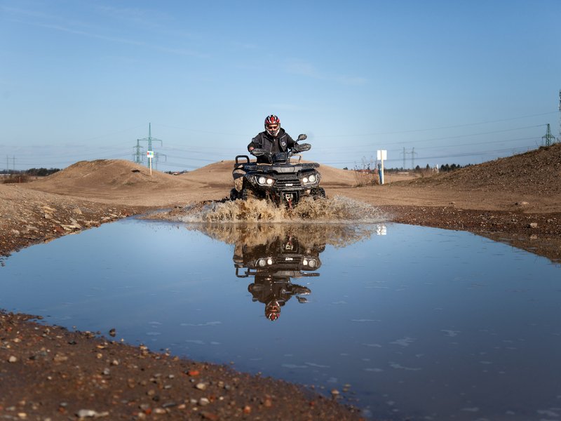 Jízda na čtyřkolce ATV na specializované trati (i pro děti)