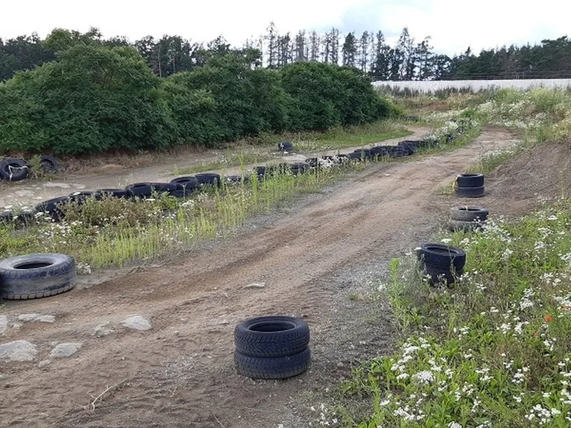 Jízda na čtyřkolce ATV na specializované trati (i pro děti)