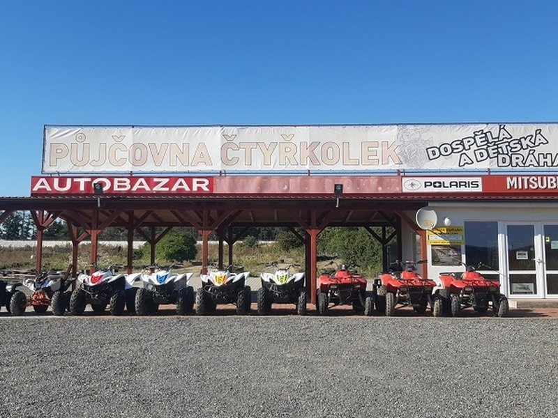 Jízda na čtyřkolce ATV na specializované trati (i pro děti)