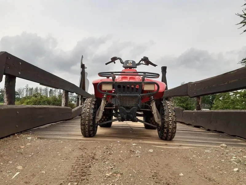 Jízda na čtyřkolce ATV na specializované trati (i pro děti)