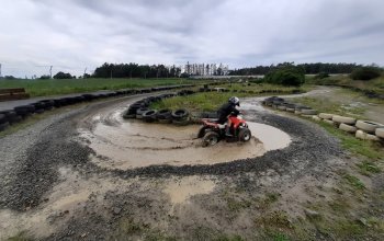 Jízda na čtyřkolce ATV na specializované trati (i pro děti)